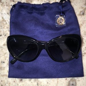 Cat eye Tory Burch Black Sunglasses